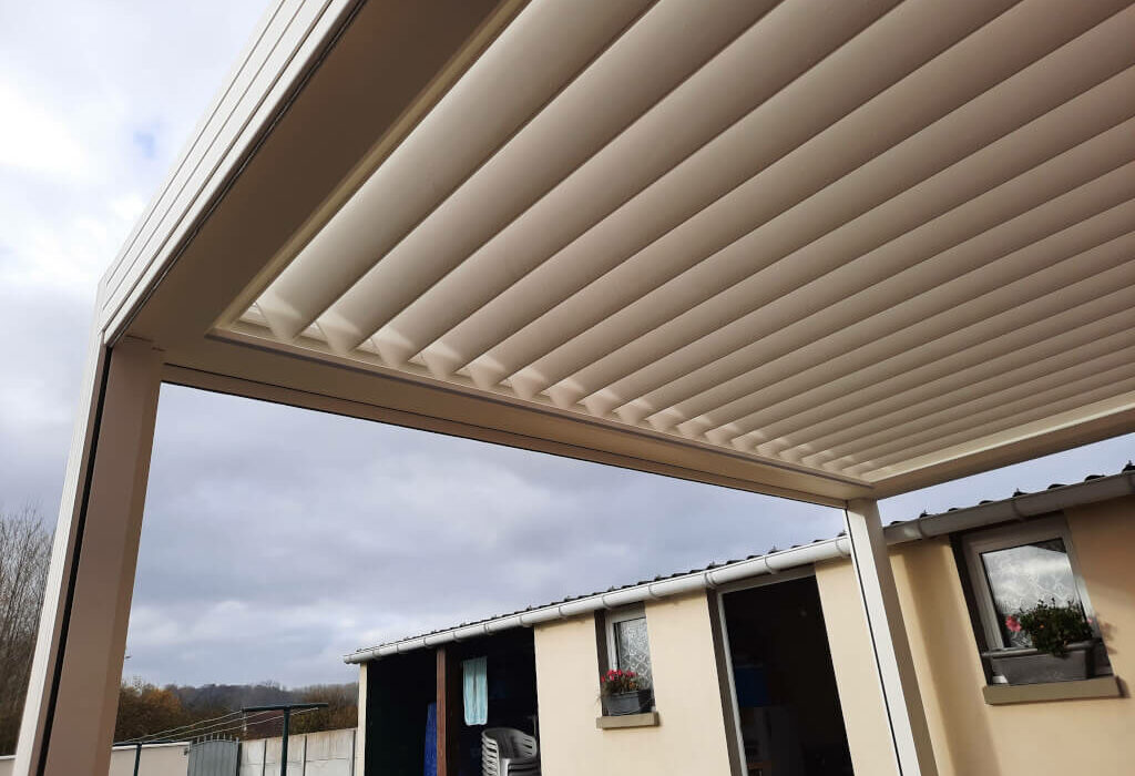 Pergola bioclimatique à Beaurainville par UCS Fermetures